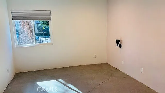 18645 Hatteras St #102 — Photo 5