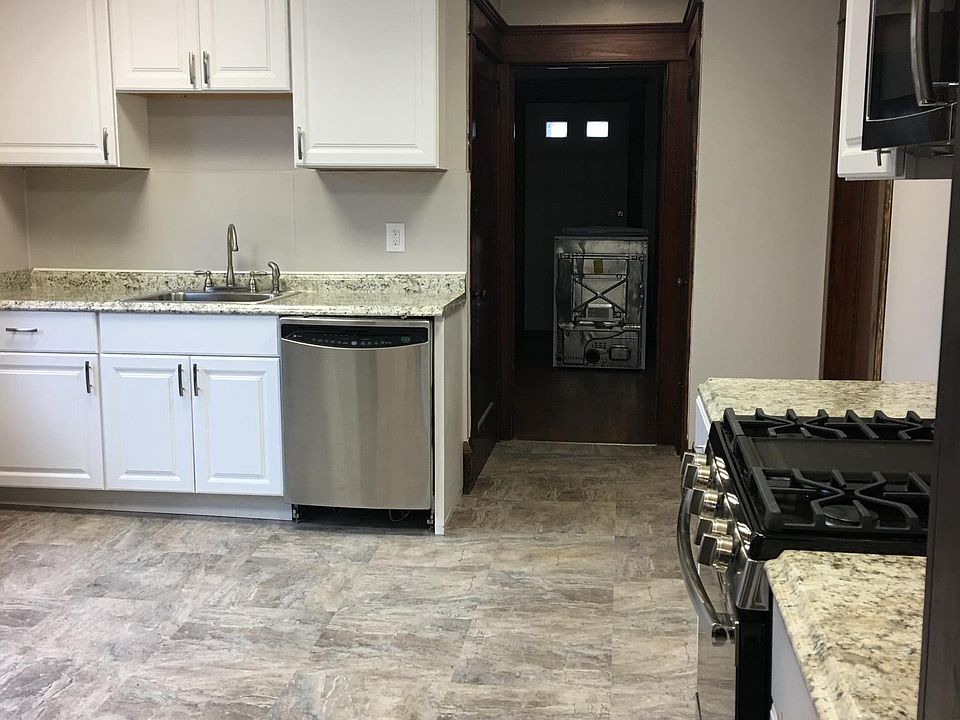 2nd image of 1000 Demunds Rd