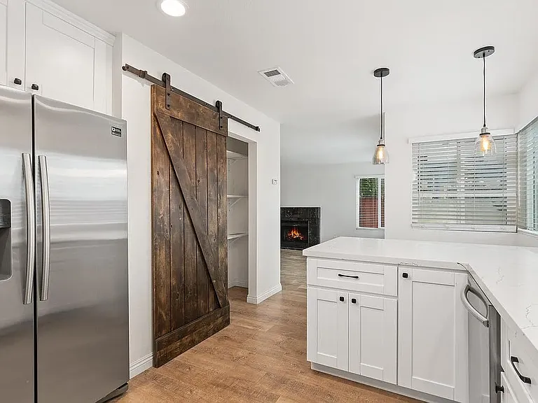 7898 Hemphill Dr — Photo 17