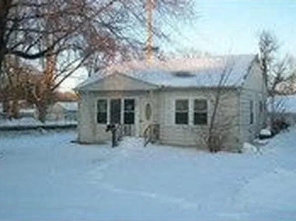 2231 E 23rd St, Des Moines, IA 50317