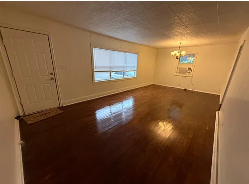 409 Grimes St Photo 1