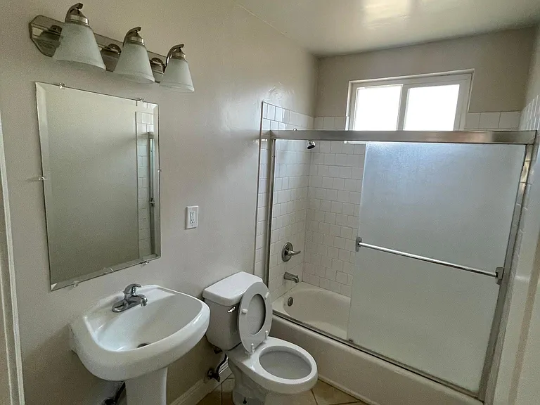 1027 S Atlantic Blvd #4 — Photo 10
