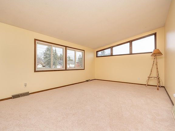 5th image of 6401 Shingle Creek Dr
