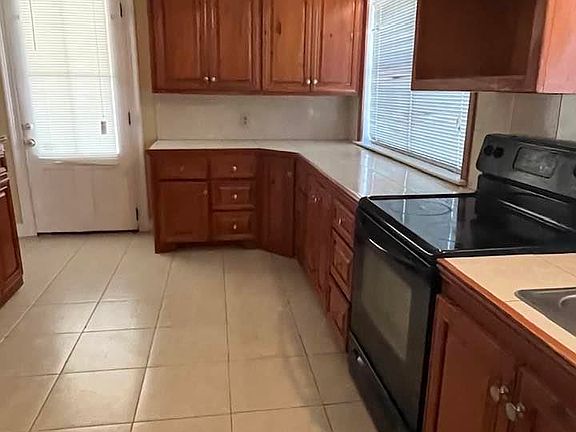 4th image of 1036 N Sabine Dr