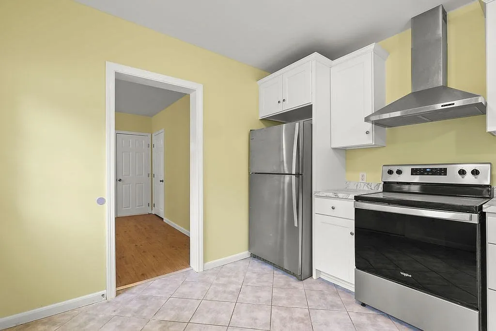 2 bed, 1.0 bath, 1400 sqft, $2,500 — Photo 4