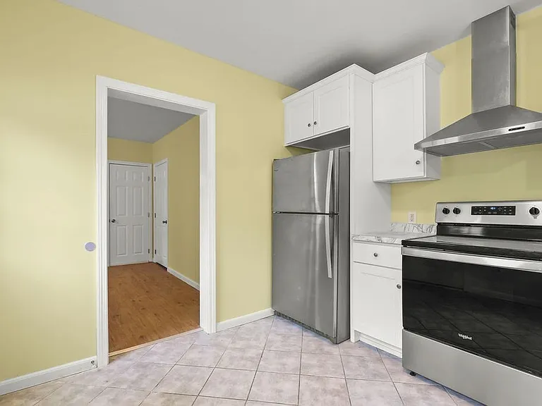 10 Cottage St #10 — Photo 5