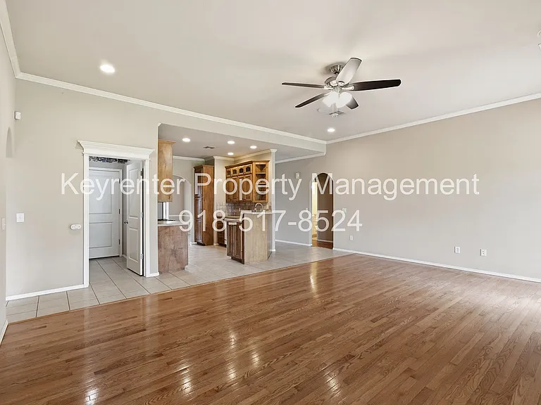 11906 S Juniper Ct — Photo 8