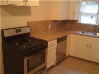 4th image of 1414 Schulze Dr