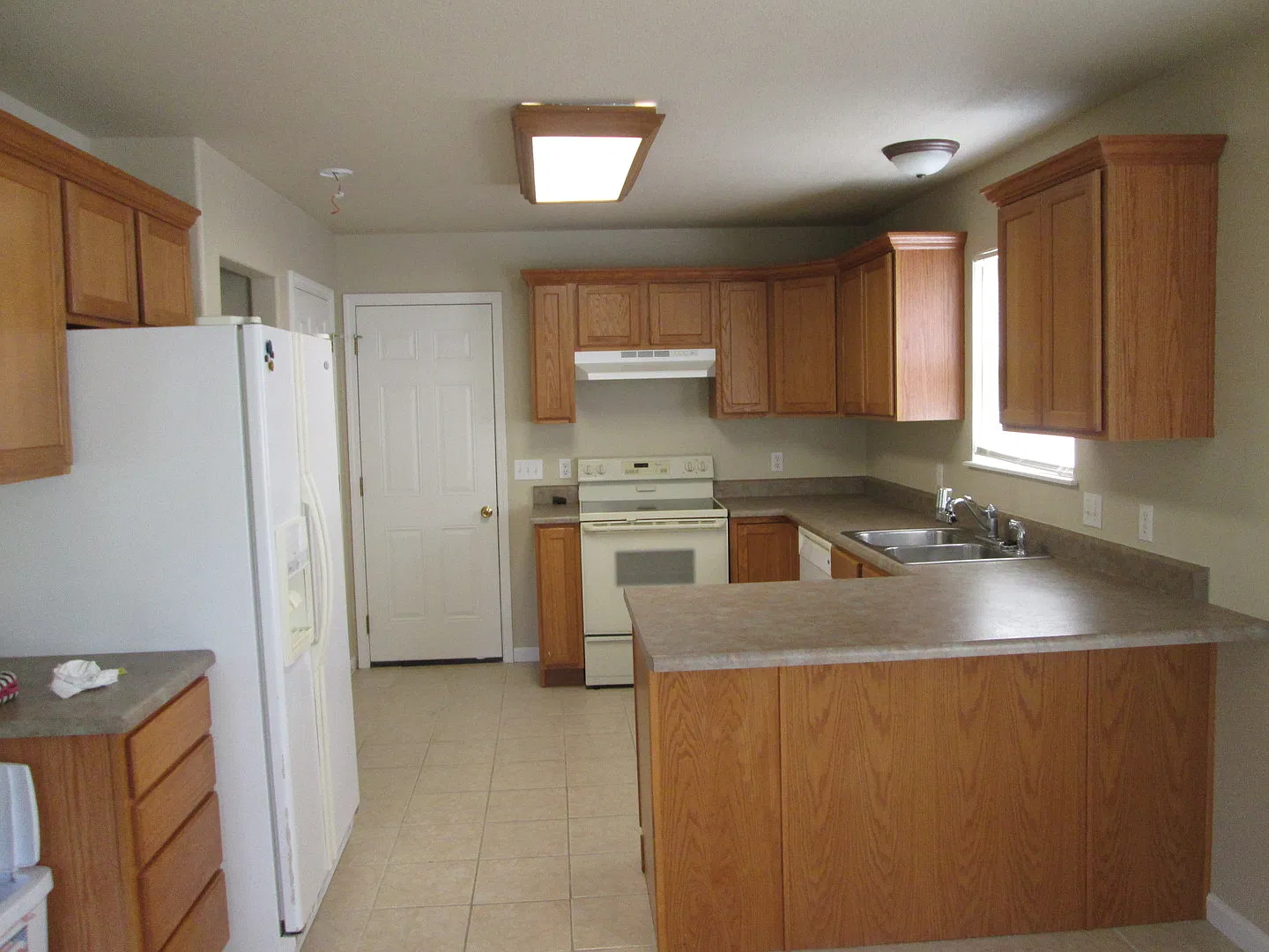 3 Bedroom 2 Bath home in Hollister, MO — Photo 2