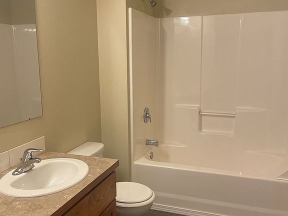 5th image of 475 N Elliott Ave Unit 4