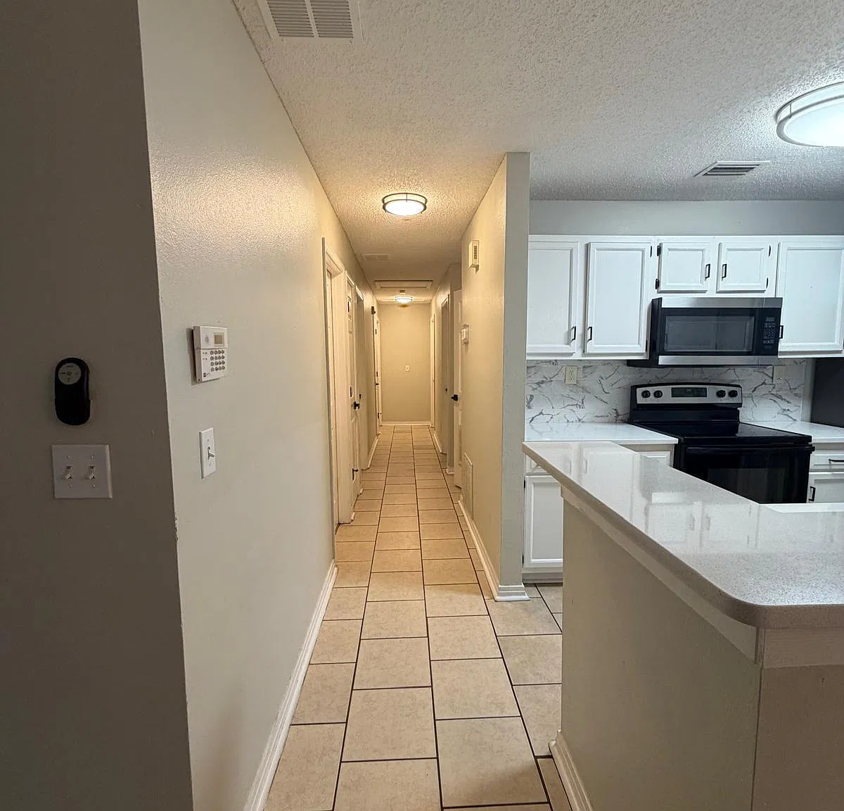 4 bed, 2.0 bath, 1235 sqft, $1,900 — Photo 2