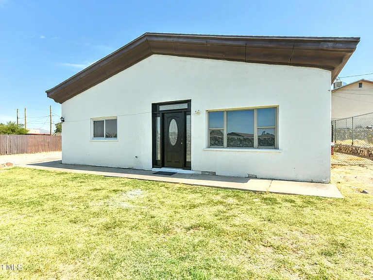 753 N Carolina Dr — Photo 36