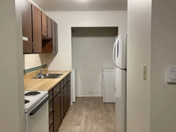 1818 School St APT G, Two Rivers, WI 54241
