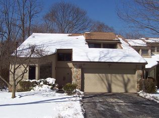 1 Willada Ln, Glen Cove, NY 11542