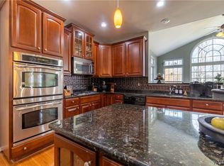 498 Tiburon Ln, East Amherst, NY 14051