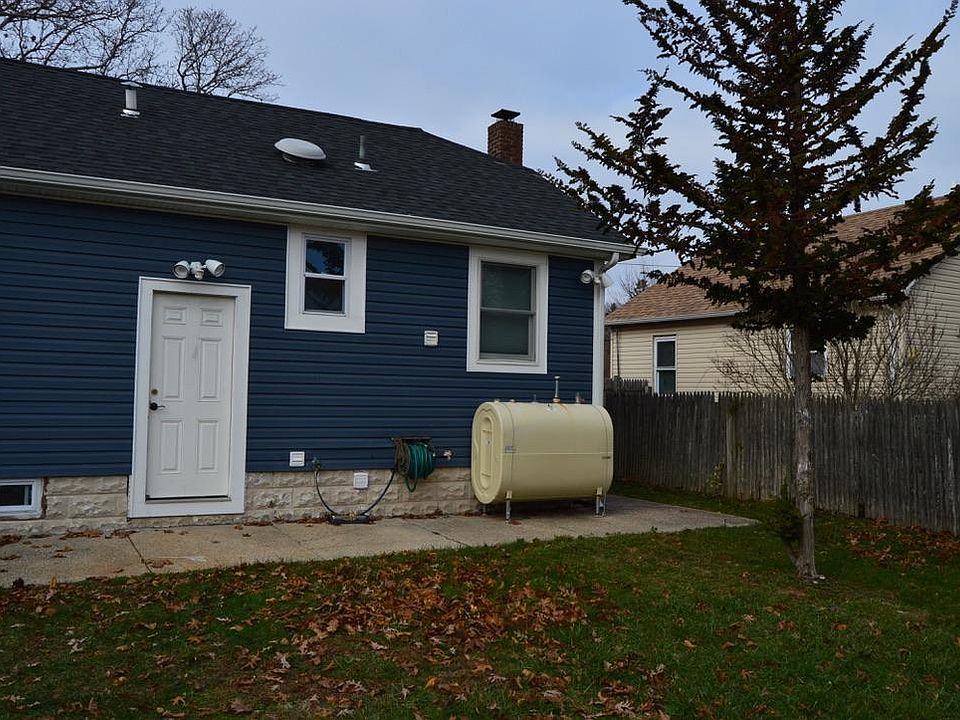 1st image of 127 Clinton Ave