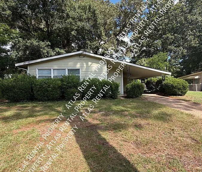 3871 Sherwood Dr — Photo 1