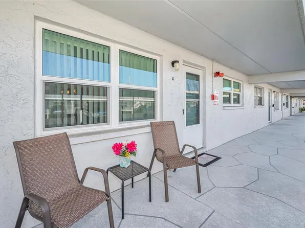 5297 81st Ln N APT 4, Saint Petersburg, FL 33709