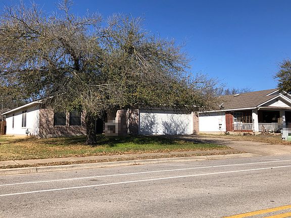 3rd image of 605 Riverway Ln