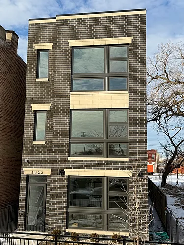 2622 W Adams St Photo 1
