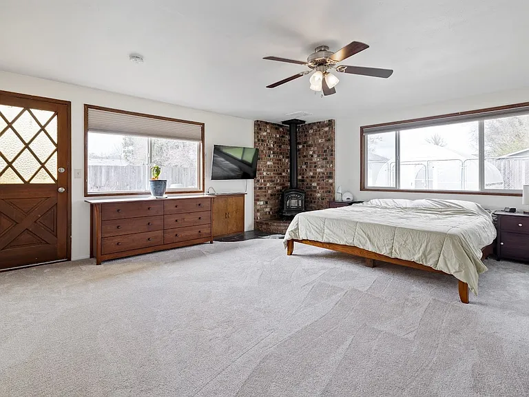 351 NE Plymouth Cir — Photo 11