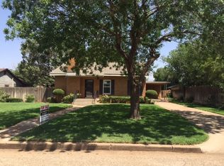 609 E Burnside St, Rotan, TX 79546