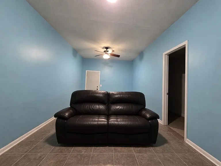1561 W Ponderosa Ln — Photo 15