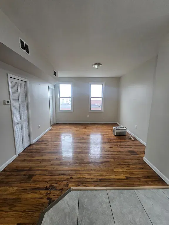 3 bed, $1,995 — Photo 3