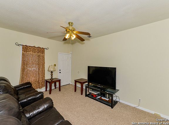 5th image of 738 W Glenn Ave