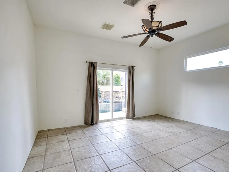 53740 Avenida Navarro — Photo 11