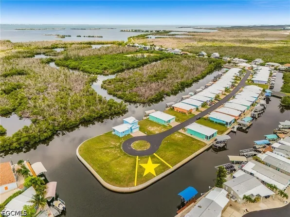 2970 Trawler Ln, Saint James City, FL 33956