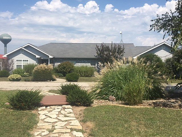 1st image of 1422 County Road 200 N