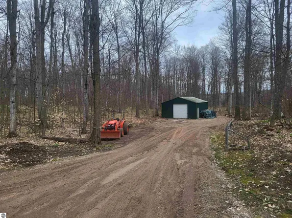 0 Fairview Rd, Beulah, MI 49617