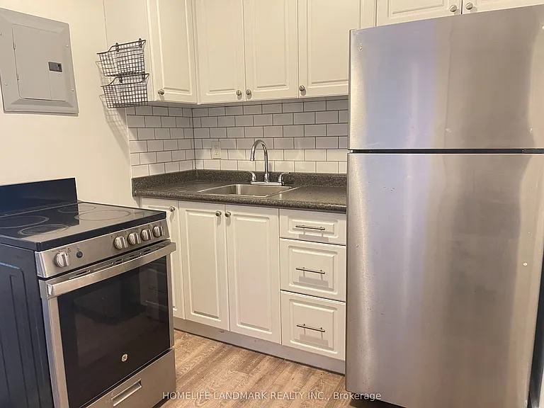 987 Main St E #1 — Photo 23