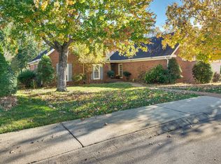 6928 Collinswood Dr, Nashville, TN 37221
