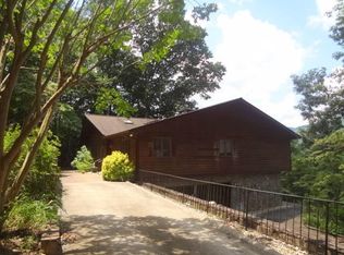 446 Winding Way Dr, Franklin, NC 28734