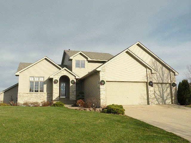 1st image of 225 William Lake Shore Dr