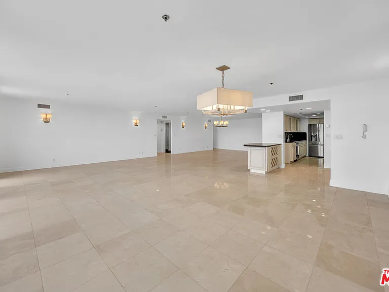 10660 Wilshire Blvd #701 — Photo 9