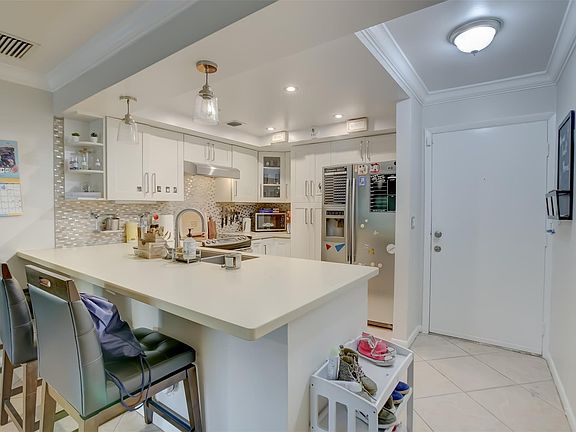 2nd image of 401 SE 10th Street #107