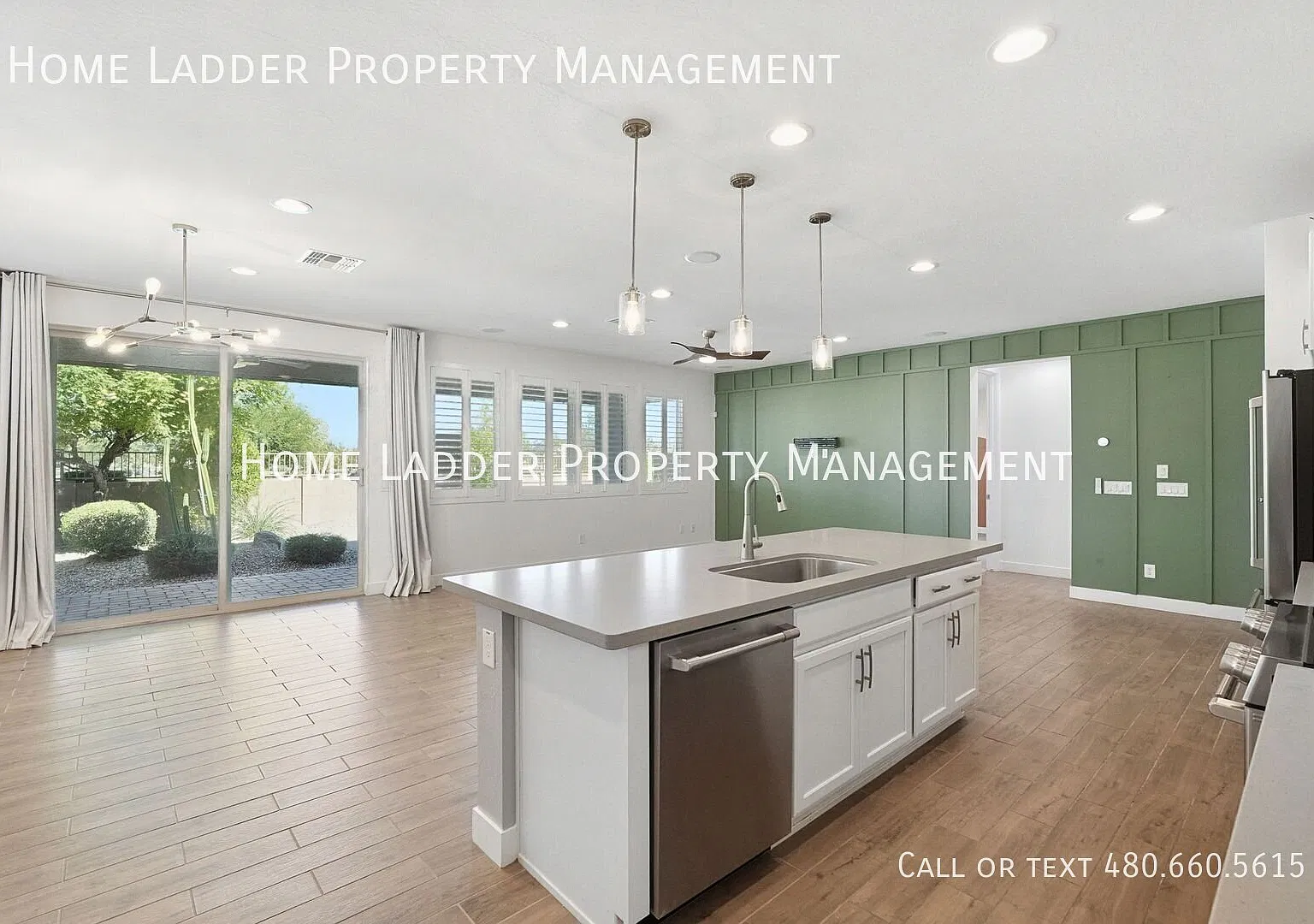 Upgraded 3 Bed Home Plus Office/Den with Custom Finishes — Photo 4
