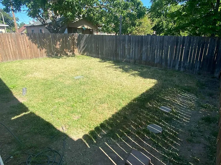 567 Johnston St — Photo 23