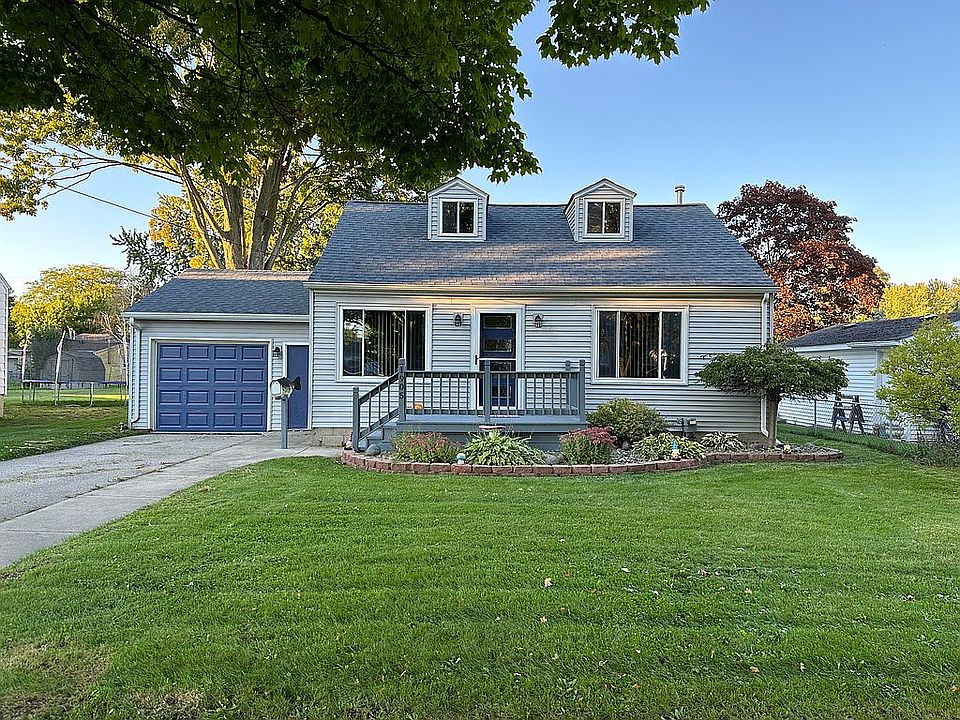 1st image of 1905 Essex St