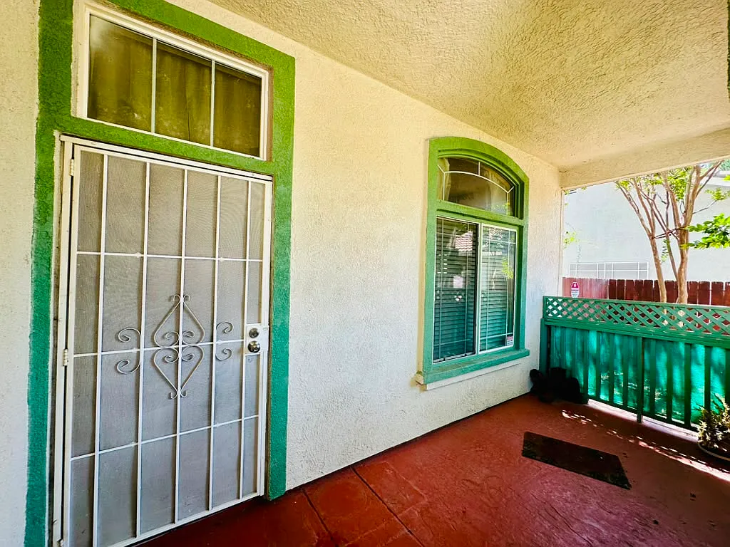 4 bed, 2199 sqft, $3,500 — Photo 2