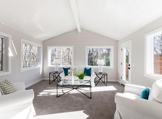 220 Quaker Ln N, Plymouth, MN 55441