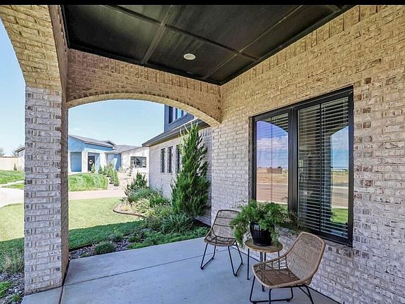 4th image of 9403 Stonecrest Dr