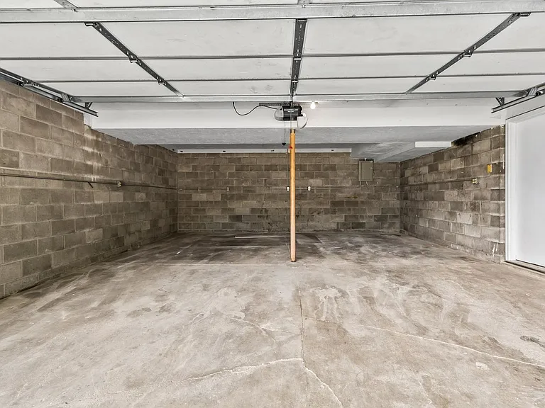 5106 N 128th St — Photo 30