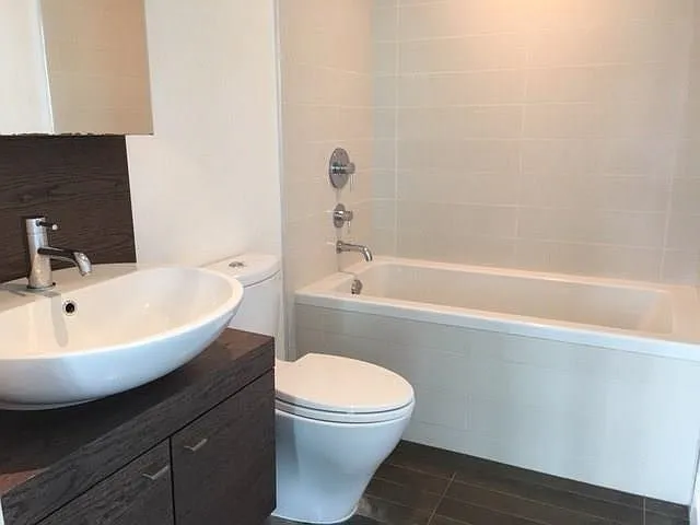 2 bed, 900 sqft, $3,650 — Photo 3