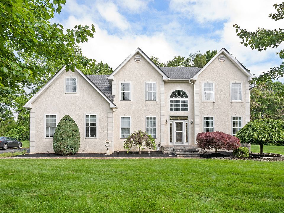 1st image of 20 Woodsview Dr