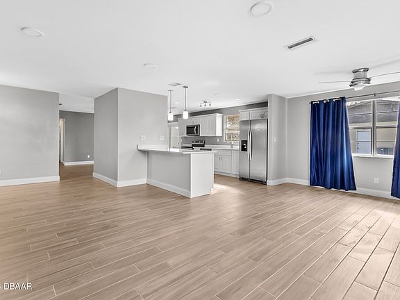 4th image of 2342 Brian Ave