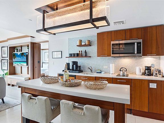 5th image of 6801 Collins Ave #315